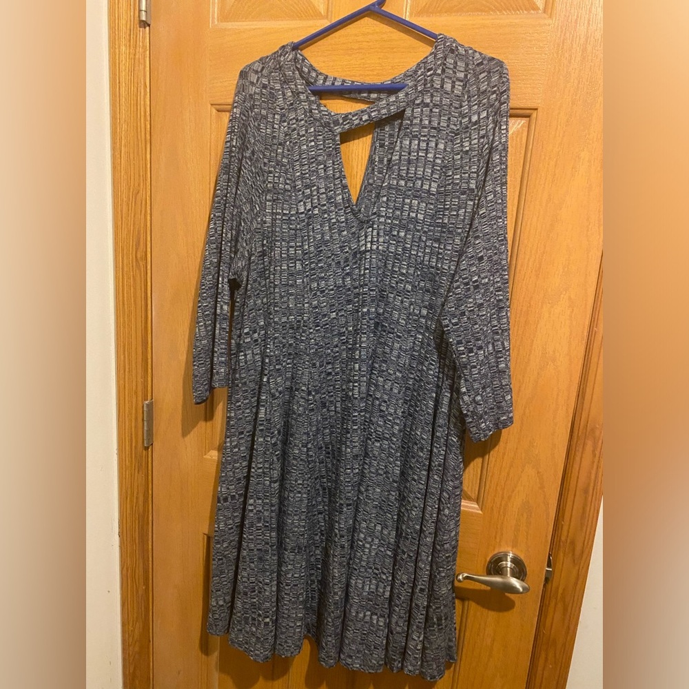 Woman’s Torrid dress size 3 Sweater Material
